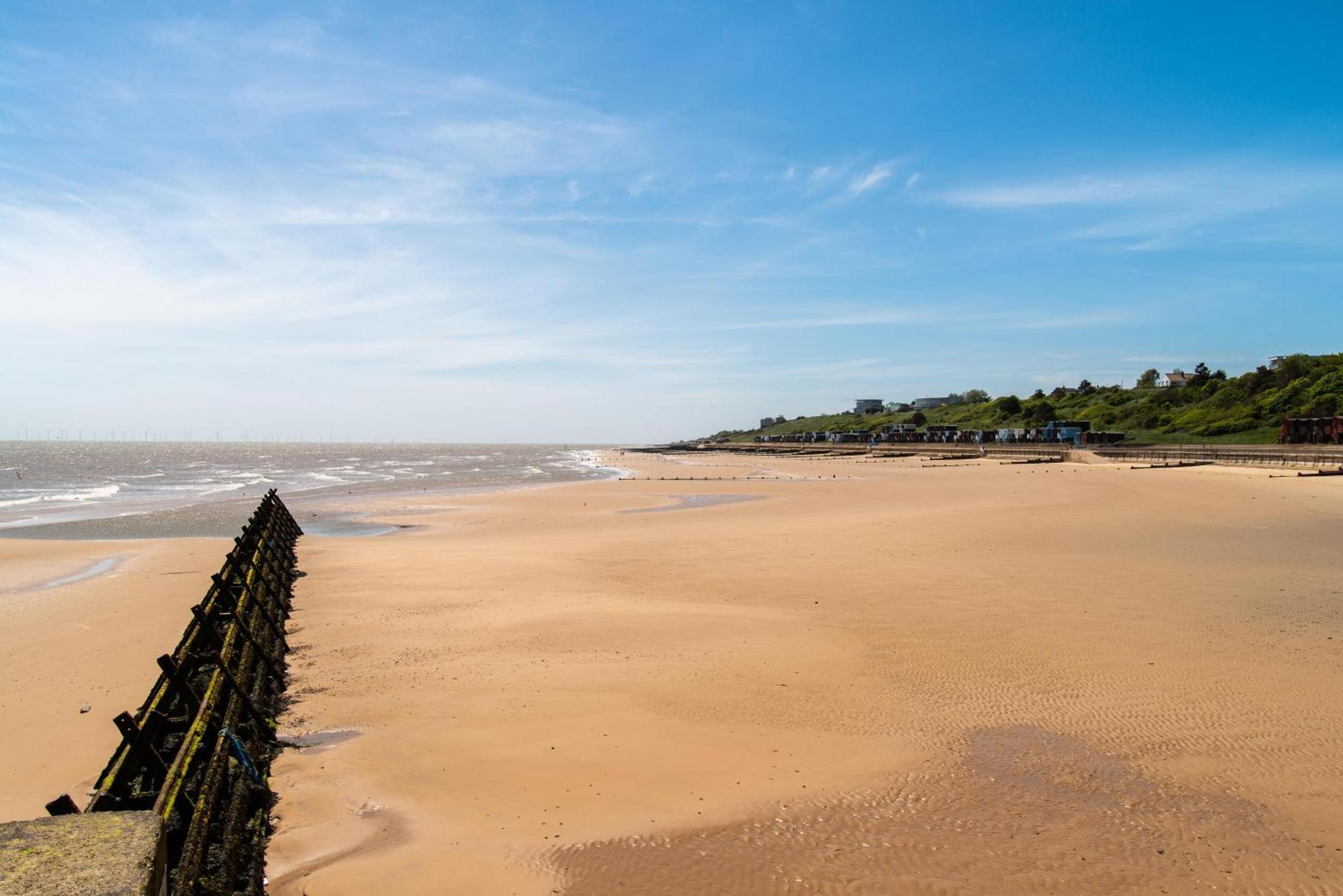 Lovely 8 Berth Caravan At St Osyth Beach Holiday Park Ref 28101G Clacton-on-Sea Exterior foto