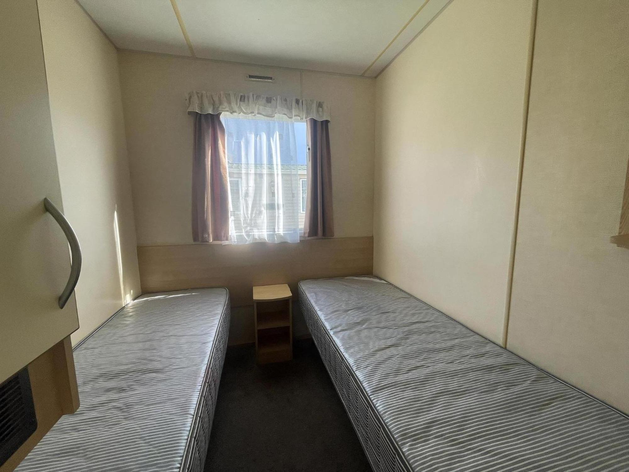 Lovely 8 Berth Caravan At St Osyth Beach Holiday Park Ref 28101G Clacton-on-Sea Exterior foto